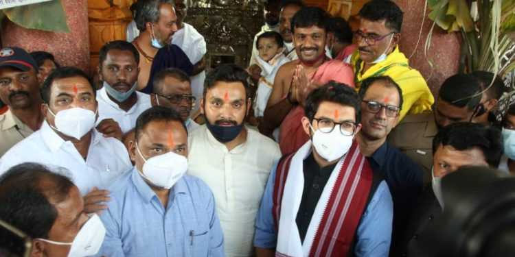 पर्यटनमंत्री आदित्य ठाकरे यांनी घेतले नृसिंहवाडी येथील श्री दत्ताचे दर्शन