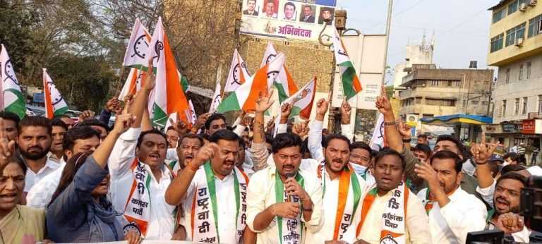 मंत्री नवाब मलिक यांच्यावर ईडीने केलेल्या कारवाईच्या निषेधार्थ राष्ट्रवादीचे आज पुन्हा निषेध आंदोलन