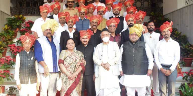 राज्यपाल भगत सिंह कोश्यारी यांच्या हस्ते राजभवन येथे कामगार मित्र पुरस्कार प्रदान
