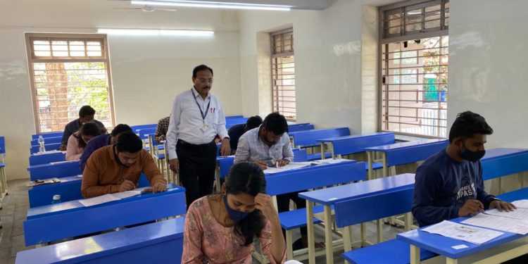 महाराष्ट्र लोकसेवा आयोगाची दुय्यम सेवा अराजपत्रित गट-ब संयुक्त पूर्व परीक्षा सुरळीत