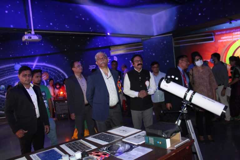 पुण्यातील विद्यार्थ्यांसाठी खगोलशास्त्रीय अवकाश निरीक्षण केंद्र
