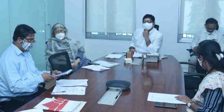 महानगरपालिका व नगरपालिकांमधील सफाई कामगारांच्या वारसा हक्काचा प्रश्न मार्गी लागणार – सामाजिक न्यायमंत्री धनंजय मुंडे