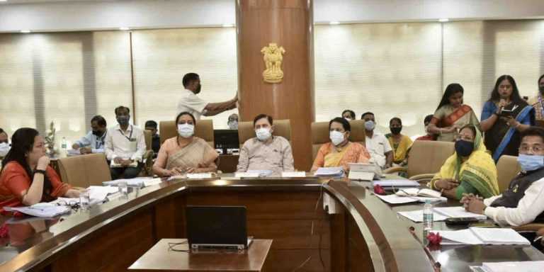 महिला धोरणाच्या मसुद्यावर अधिवेशनात चर्चा व्हावी – विधानपरिषद सभापती रामराजे नाईक-निंबाळकर