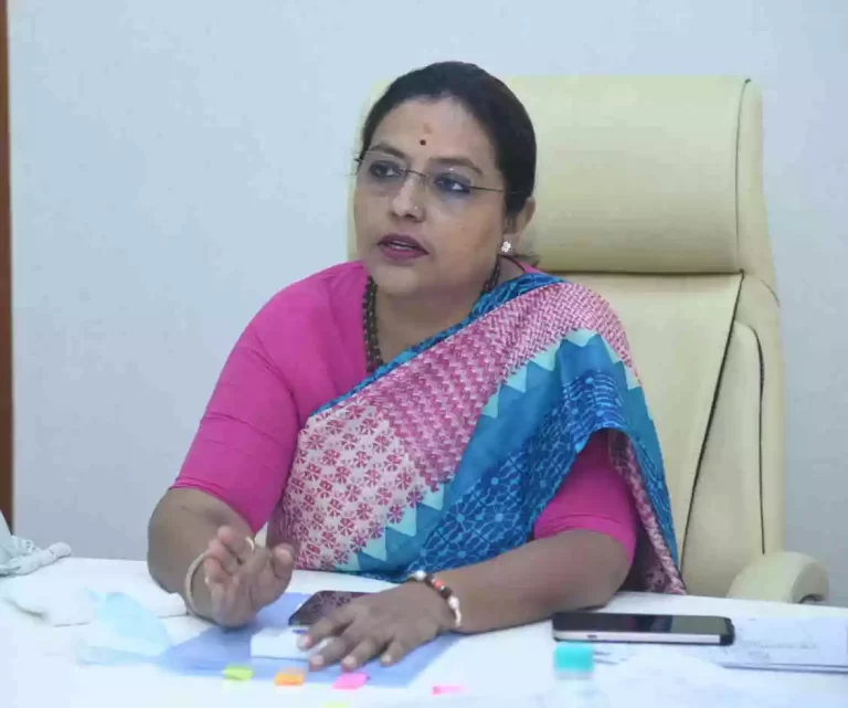 निवडणुकांच्या तोंडावर मराठा समाजाची दिशाभूल :- ॲड. यशोमती ठाकूर