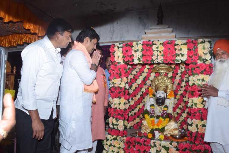 संत रविदास महाराज जयंतीनिमित्त सामाजिक न्याय मंत्री धनंजय मुंडे यांचे अभिवादन