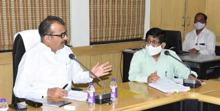 सहकारमंत्री बाळासाहेब पाटील यांनी घेतला साखर संग्रहालय उभारणीचा आढावा