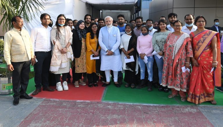युक्रेनमधून परतलेल्या विद्यार्थ्यांची पंतप्रधान मोदींनी घेतली भेट