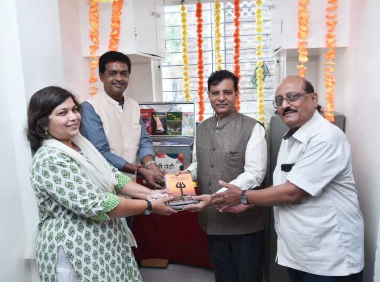 अंधारलेल्या जगात उजेडाकडे नेण्याकरिता पुस्तके नावाडी ठरतील -संतसाहित्याचे अभ्यासक डॉ.रामचंद्र देखणे