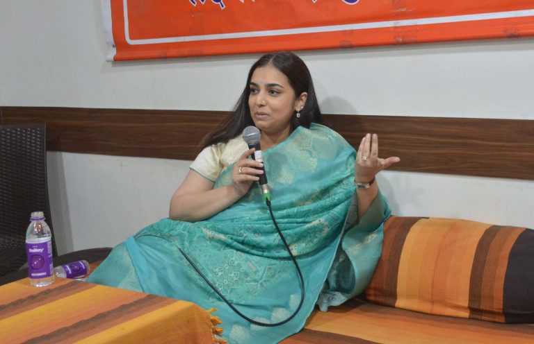 प्रवासातील अनुभवाने तुमच्यातील आत्मविश्वास आणि सहनशीलता वाढते-डॉ. राधा मंगेशकर
