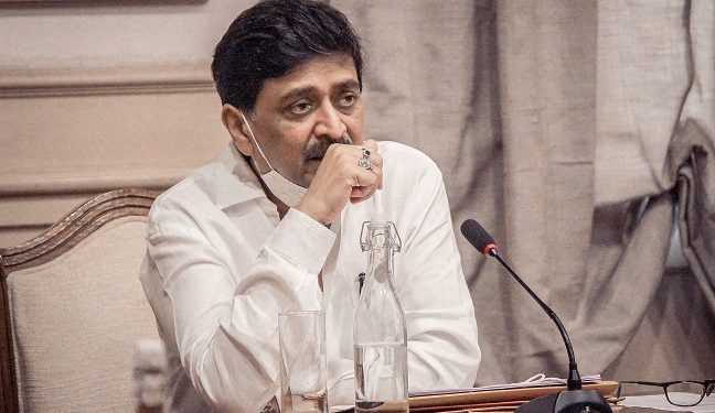 महाराष्ट्राच्या विकासाला गती देणारा सकारात्मक अर्थसंकल्प – सार्वजनिक बांधकाममंत्री अशोक चव्हाण