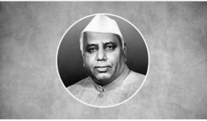 आधुनिक महाराष्ट्राचे शिल्पकार स्वर्गीय यशवंतराव चव्हाण यांच्या जयंतीनिमित्त उपमुख्यमंत्री अजित पवार यांचे अभिवादन