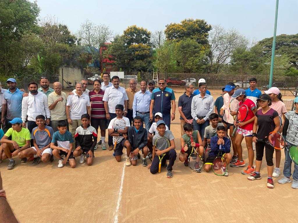 सरदार मोमीन मेमोरियल 14 वर्षांखालील महाराष्ट्र राज्य टेनिस अजिंक्यपद 2022स्पर्धेत अभिराम निलाखे, विश्वजीत सणस, श्रावणी देशमुख, रितिका डावलकर यांची आगेकूच