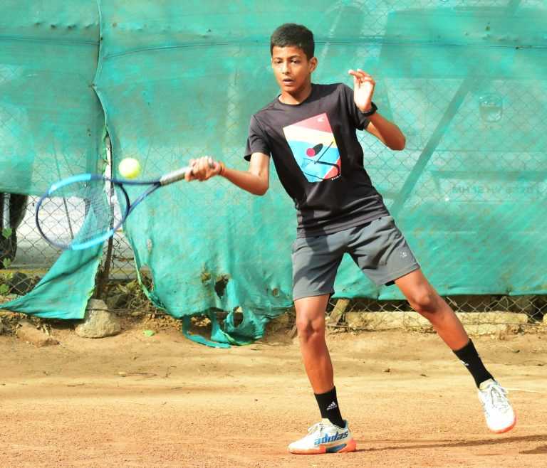 डी.ई.एस. फर्ग्युसन कॉलेज एआयटीए चॅम्पियनशीप सिरीज 16 वर्षांखालील टेनिस अजिंक्यपद स्पर्धेत अनिकेत चोभे, अमोघ दामले, साहिल कोठारी, अर्जुन किर्तने यांचा मुख्य फेरीत प्रवेश