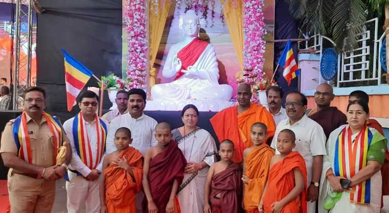 ‘बुद्धम् शरणम् गच्छामि’ने दुमदुमला आसमंत