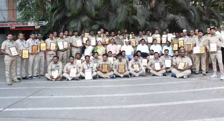 उत्कृष्ट कामगिरी करणाऱ्या पुणे परिमंडलातील ५७ जनमित्रांचा गौरव