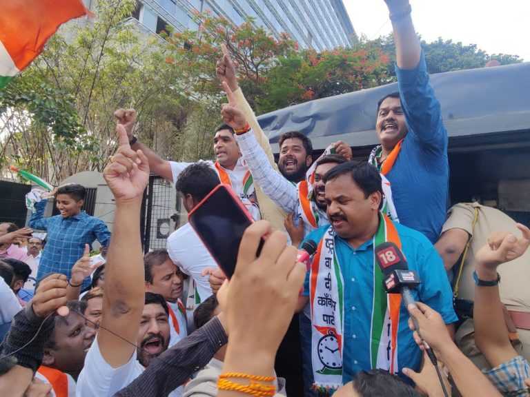 ” महागाई ची राणी, स्मृती इराणी” घोषणांनी JW मेरियट दणाणले…