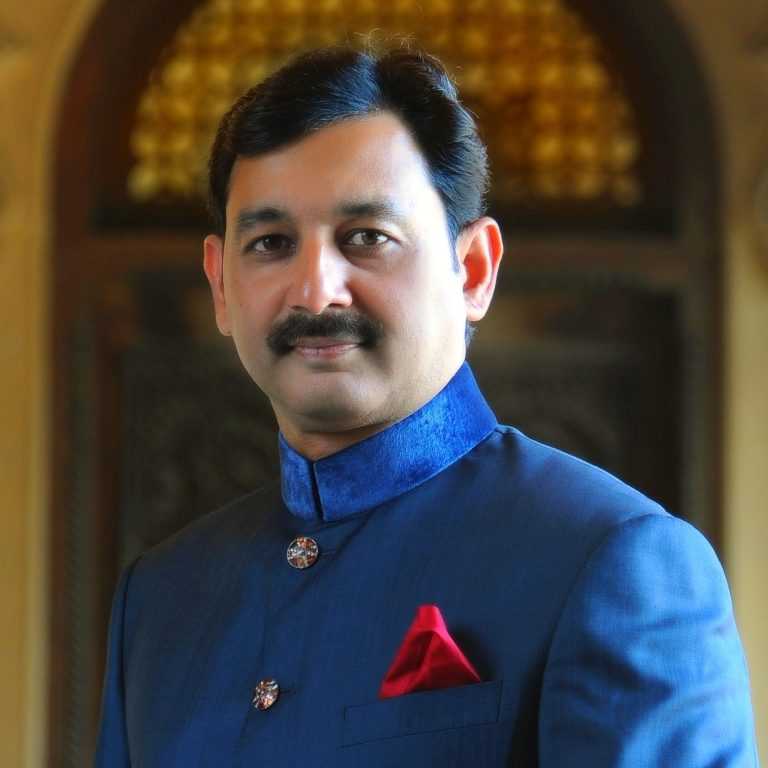 राज्यसभेच्या जागेसाठी संभाजीराजे यांनी घेतली शिवसेना पक्ष प्रमुख उद्धव ठाकरेंची भेट