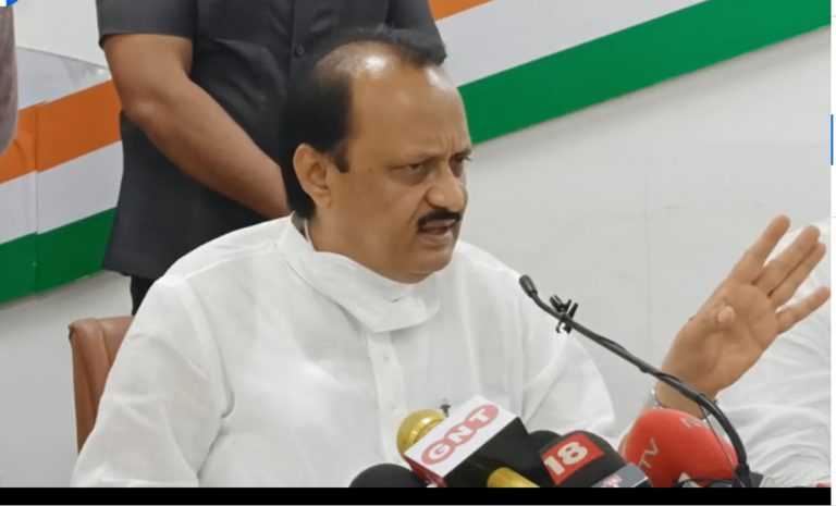 सकाळी 6 वाजेपर्यंत काम केलं तर हे  बाबा उठतात  कधी? झोपतात कधी?