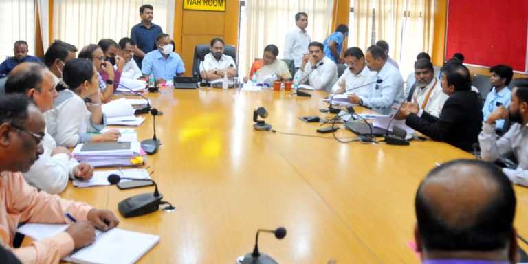 रेल्वे लाईनच्या बाजूची अतिक्रमणं काढतांना पुनर्वसनाबाबत प्रथम विचार करा -डॉ.नितीन राऊत