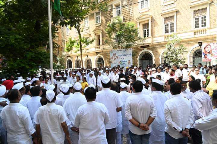 वर्धापन दिन: मुंबई राष्ट्रवादी कार्यालयात ही मांदियाळी