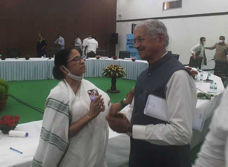 पवारांनी राष्ट्रपतिपदाची निवडणूक लढवावी,शिवसेनेचा आग्रह-इतिहासातील सर्वात वाईट सरकार;बैठकीत सूर