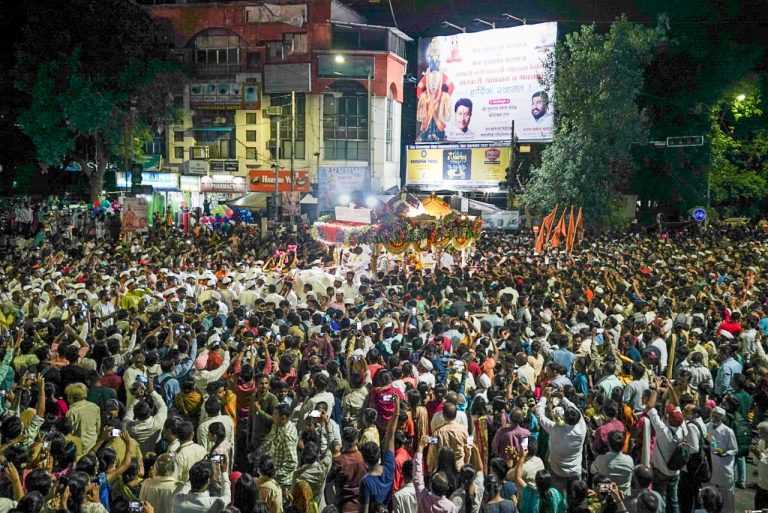 संत तुकाराम महाराज आणि संत ज्ञानेश्‍वर महाराजांच्या पालख्यांचे पुण्यात भक्तिभावाने स्वागत