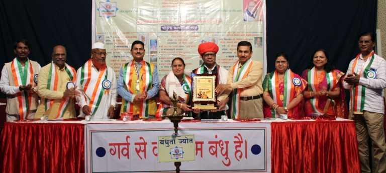 साहित्यिकांनी मराठी भाषेच्या दर्जाशी तडजोड करू नये सिराज शिकलगार यांचे प्रतिपादन; बंधुता दिन व ‘बंधुता काव्य महोत्सव’चे उद्घाटन