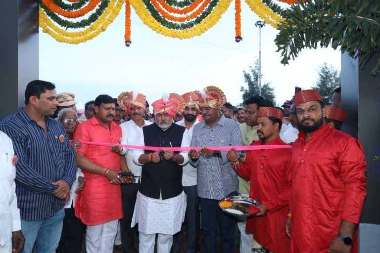 उच्च व तंत्र शिक्षण मंत्री उदय सामंत यांच्या हस्ते श्री क्षेत्र ओझर येथे विघ्नहर उद्यानाचे उद्घाटन संपन्न