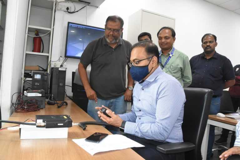 जिल्हाधिकारी डॉ.राजेश देशमुख यांची नियंत्रण कक्षास भेट