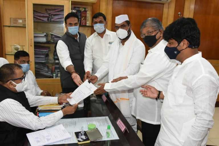 विधान परिषदेसाठी भाजपचा सहावा उमेदवार अपक्ष  सदाभाऊ खोत