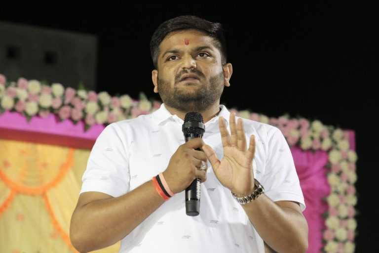 नरेंद्र मोदींच्या नेतृत्वाखालील भगीरथ कार्यातील मी एक छोटा सीपाही….हार्दिक पटेलच्या ट्वीट ने चर्चाच चर्चा