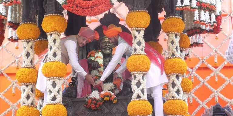 किल्ले रायगड येथे छत्रपती शिवाजी महाराज यांचा राज्‍याभिषेक दिन सोहळा शिवभक्‍तांच्या अभूतपूर्व उत्साहात संपन्न