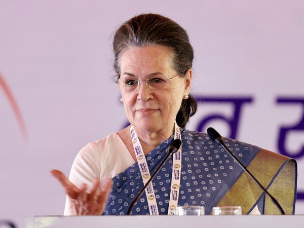 सोनिया गांधींचा कोरोना रिपोर्ट पुन्हा पॉझिटिव्ह