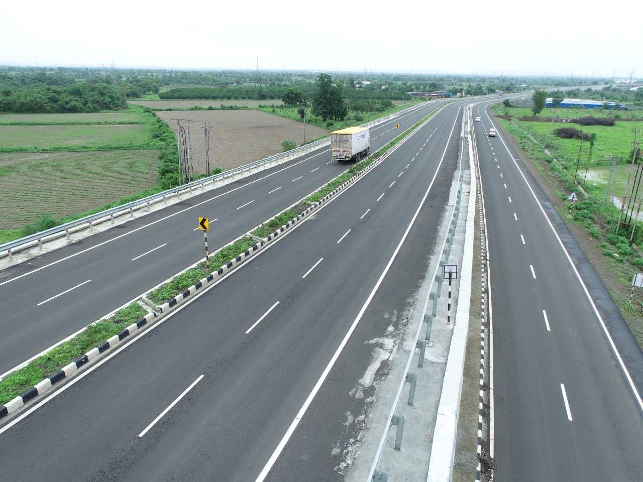 सावनेर धापेवाडा गोंडखैरी या चौपदरी रस्त्याच्या सुशोभीकरणातून भक्तीमार्ग तयार व्हावा - केंद्रीय रस्ते वाहतूक महामार्ग मंत्री नितिन गडकरी