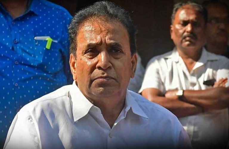 अनिल देशमुखांना न्यायालयाकडून खासगी रूग्णालयात उपचार घेण्याची परवानगी