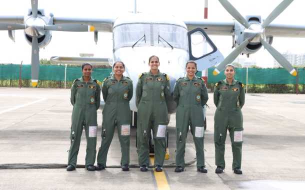 अरबी समुद्रात स्वतंत्रपणे टेहळणी आणि देखरेख मोहीम पूर्ण करत भारतीय नौदलाच्या महिला वैमानिकांनी रचला इतिहास