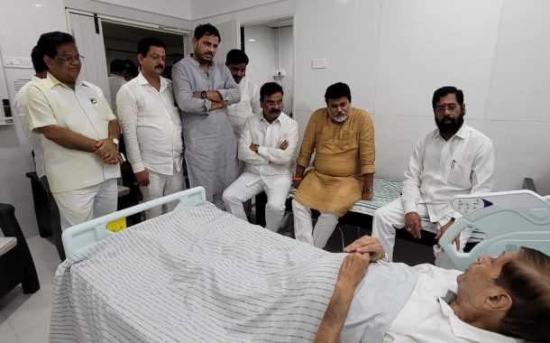 मुख्यमंत्री शिंदे यांनी प्रकाश आमटे,गिरीश बापट यांची रुग्णालयात भेट घेऊन प्रकृतीची केली विचारपूस