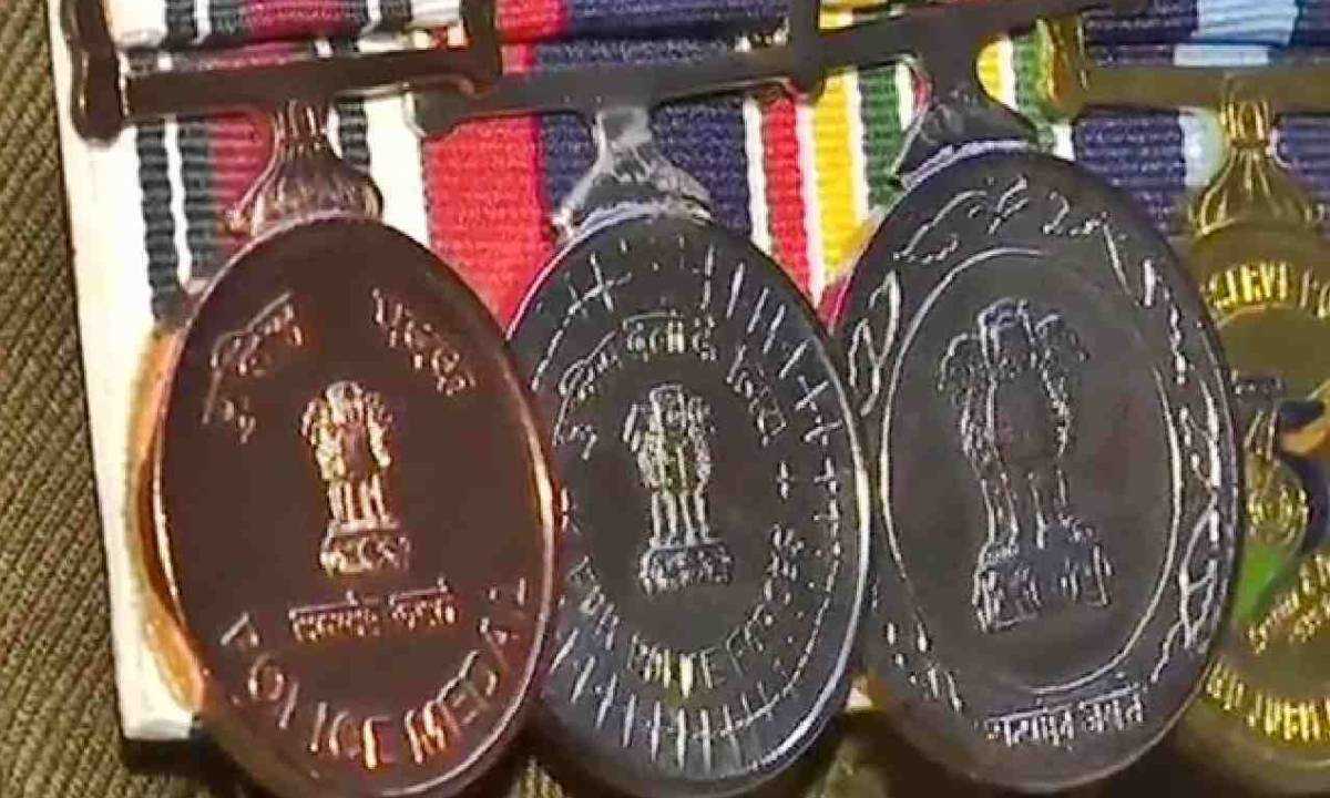 तपासात उत्कृष्ट कामगिरी करणाऱ्या महाराष्ट्रातील ११ पोलिसांना ‘केंद्रीय गृहमंत्री पदक’