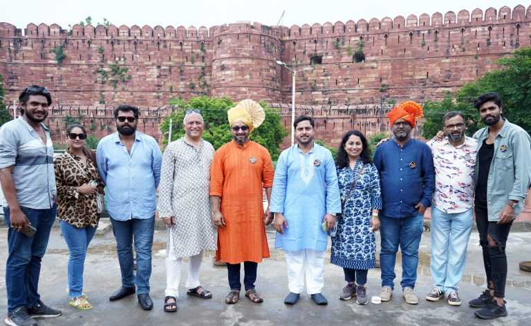 आग्र्याच्या लालकिल्ल्यात डॉ. अमोल कोल्हेंची ‘गरुडझेप’