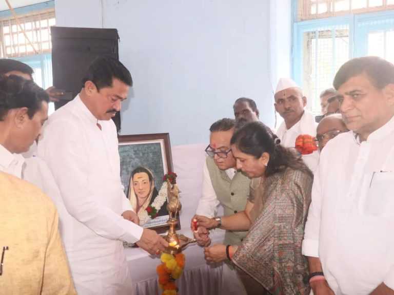 पंतप्रधान मोदींनी जात लपविल्याचा नाना पटोले यांचा आरोप ,म्हणाले मुख्यमंत्री तर नाचगाण्यात व्यस्त ..