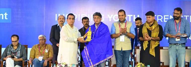 सर्व माध्यमांची महसूल व्यवस्था बदलण्याची गरज- खासदार मनीष तिवारी