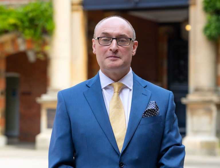 डॉ. मरे टॉड यांची भारतातील वेलिंग्टन कॉलेज इंटरनॅशनल, पुणेच्या फाउंडिंग मास्टरपदी नियुक्ती