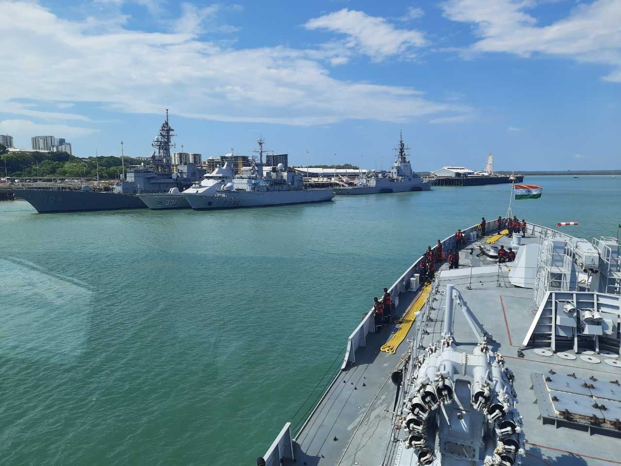 आयएनएस सातपुडा  आणि P8 I सागरी गस्त  विमाने बहुराष्ट्रीय नौदल सराव  काकाडूमध्ये सहभागी होण्यासाठी ऑस्ट्रेलियातील डार्विन येथे पोहोचली