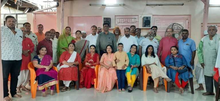 सीमा आठवले यांच्या वाढदिवसानिमित्त५० पुरोहित व अंध विद्यार्थिनींना साहाय्य