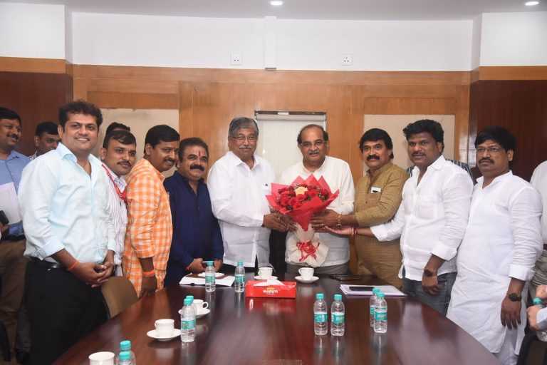 बंद असलेली दस्तनोंदणी लवकरच सुरु होईल असा मंत्र्यांनी दिला विश्वास