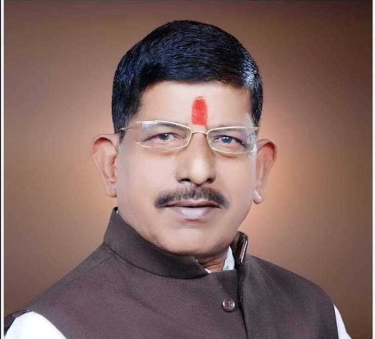 श्रीमंत दगडूशेठ हलवाई गणपती ट्रस्टच्या अध्यक्षपदी माणिक चव्हाण यांची निवड