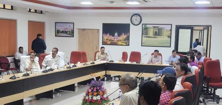 पुणे रेल्वे स्थानकाला पर्यायी व्यवस्था म्हणून खडकी रेल्वे स्टेशनचा टर्मिनल म्हणून विकास करा : खासदार गिरीश बापट