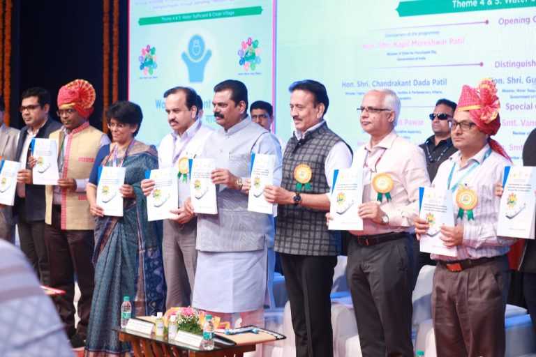 शाश्वत विकास संकल्पनेची प्रभावी अंमलबजावणी करण्यासाठी सरपंचांचा सहभाग महत्वाचा-गिरीष महाजन