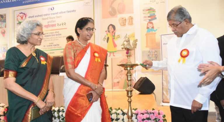 उच्च व तंत्रशिक्षण मंत्री चंद्रकांत दादा पाटील यांच्या हस्ते युवा महोत्सव आणि ‘चेतना’ केंद्राचे उद्धाटन