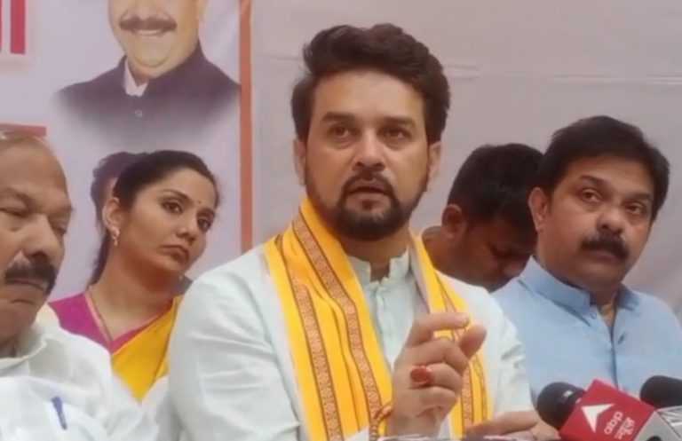 मुंबईत महिला खेळाडूंना शौचालय नाहीत ही दुर्दैवी बाब – केंद्रीय मंत्री अनुराग ठाकूर